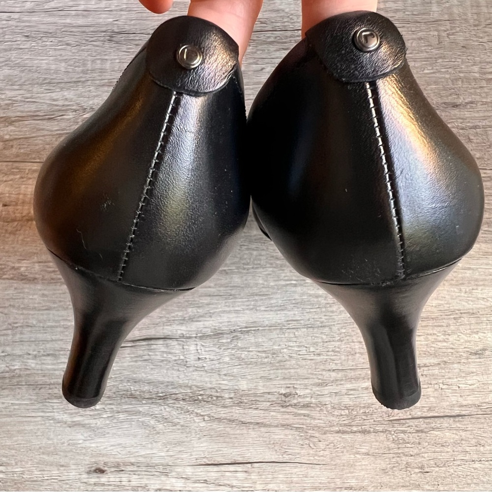 Rockport | Sleek Black Leather Heels | Size 8 | EUC